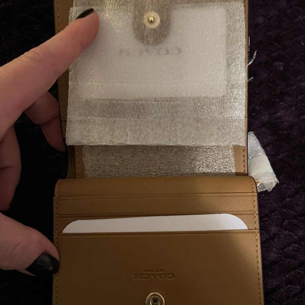 NWT---RARE Coach Dempsey 19 (C7964) Bucket Bag, Wristlet w/Charms & Wallet - Picture 12 of 13